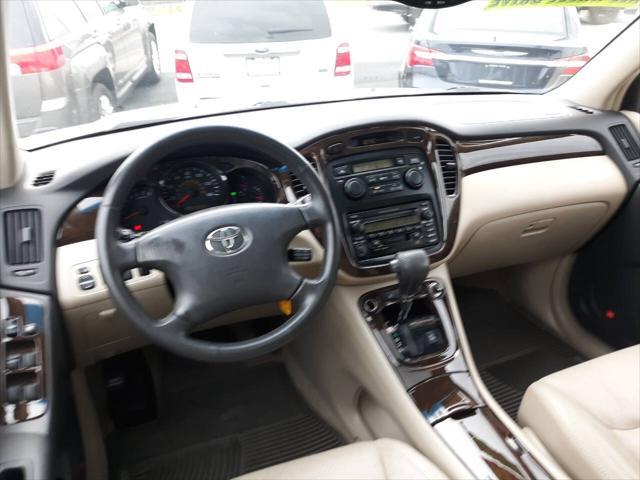 used 2002 Toyota Highlander car, priced at $4,995