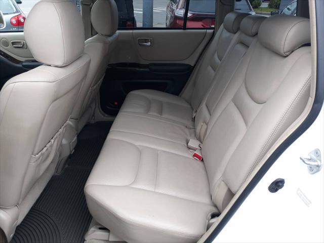 used 2002 Toyota Highlander car, priced at $4,995