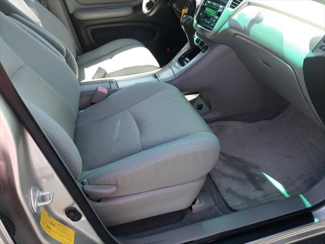 used 2007 Toyota Highlander Hybrid car, priced at $4,250