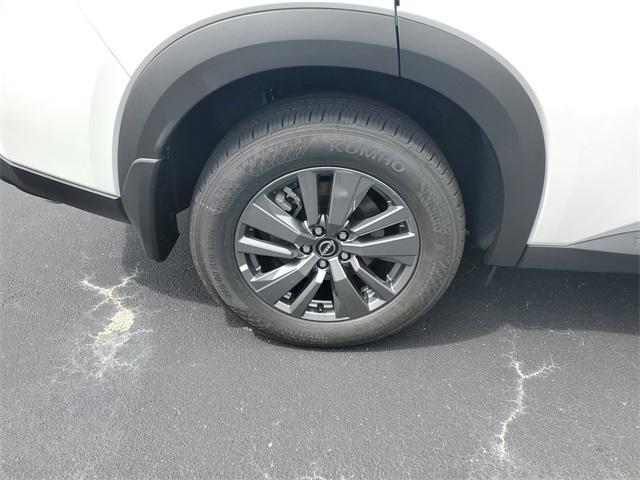new 2025 Nissan Pathfinder car, priced at $40,328