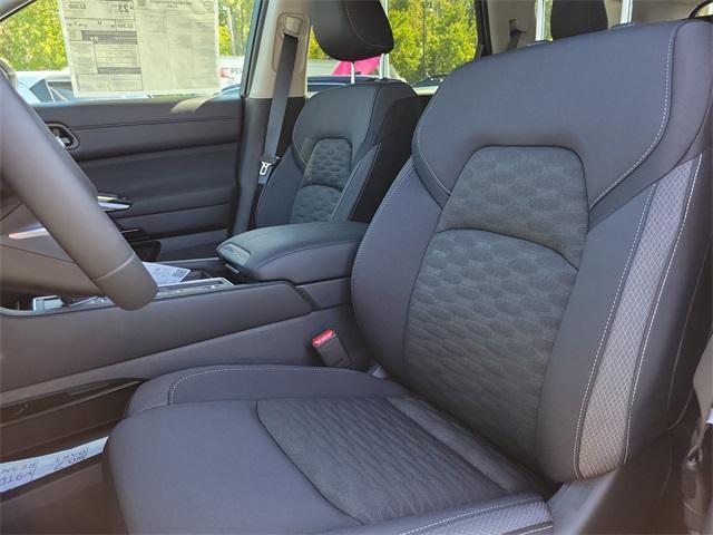 new 2025 Nissan Pathfinder car, priced at $43,275
