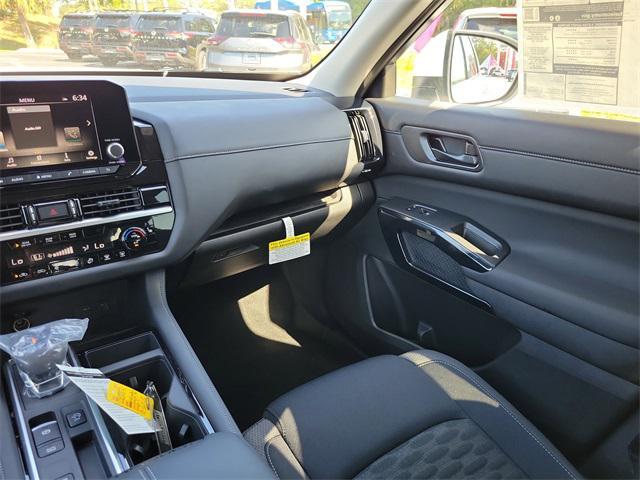 new 2025 Nissan Pathfinder car, priced at $43,275
