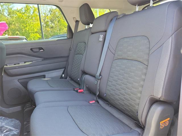 new 2025 Nissan Pathfinder car, priced at $43,275