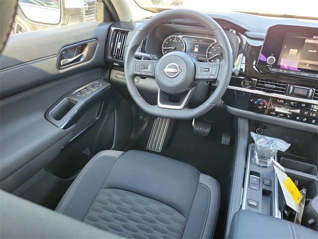 new 2025 Nissan Pathfinder car, priced at $43,275