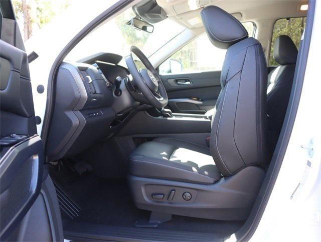 new 2025 Nissan Pathfinder car, priced at $42,860