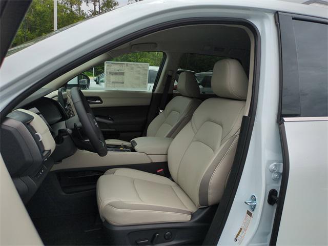 new 2025 Nissan Pathfinder car, priced at $42,448