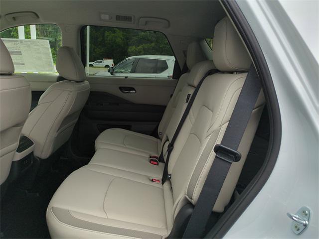 new 2025 Nissan Pathfinder car, priced at $42,448