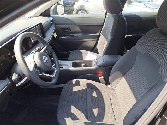 new 2025 Nissan Kicks car, priced at $23,665