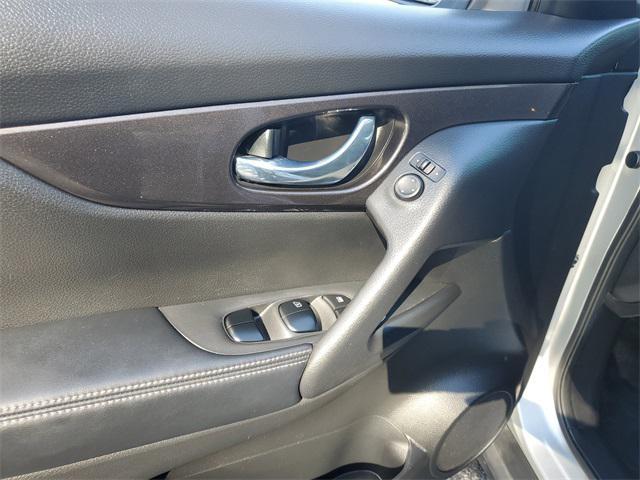 used 2019 Nissan Rogue car, priced at $18,502