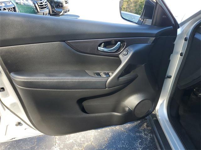 used 2019 Nissan Rogue car, priced at $18,502