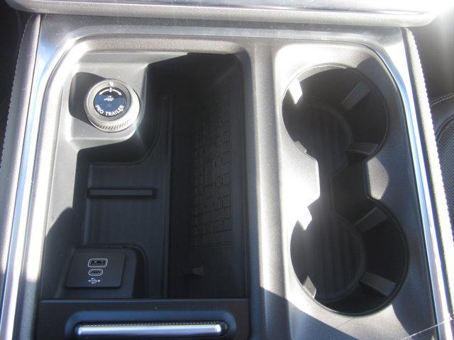 new 2025 Ford Expedition car, priced at $79,118