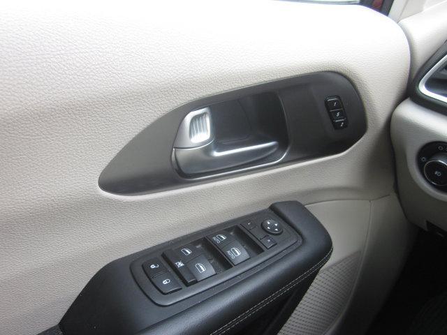 used 2023 Chrysler Pacifica car, priced at $25,393