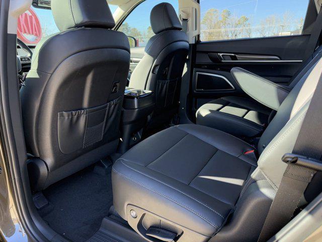 new 2025 Kia Telluride car, priced at $41,090