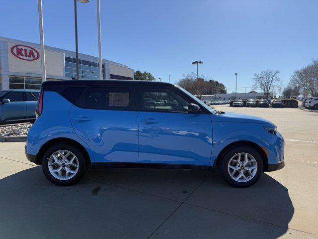 new 2025 Kia Soul car, priced at $24,685