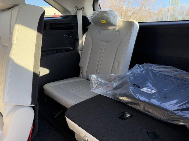 new 2025 Kia Sorento car, priced at $37,490
