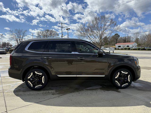 new 2025 Kia Telluride car, priced at $40,710