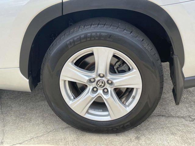 used 2023 Toyota Highlander car, priced at $31,990