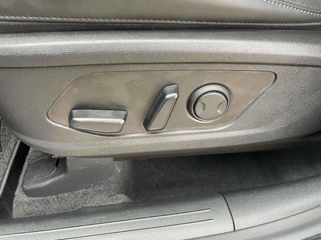 used 2023 Kia Sorento car, priced at $35,498