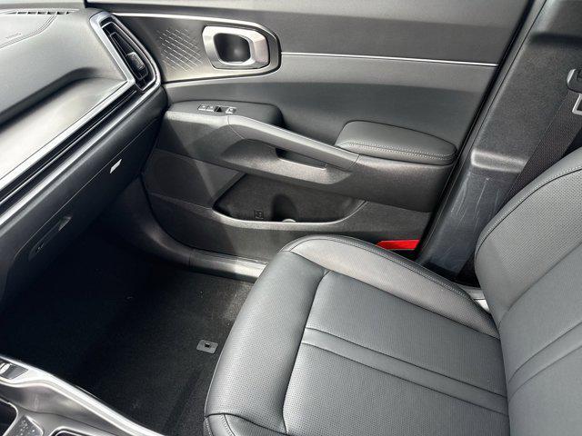 new 2025 Kia Sorento Hybrid car, priced at $44,100