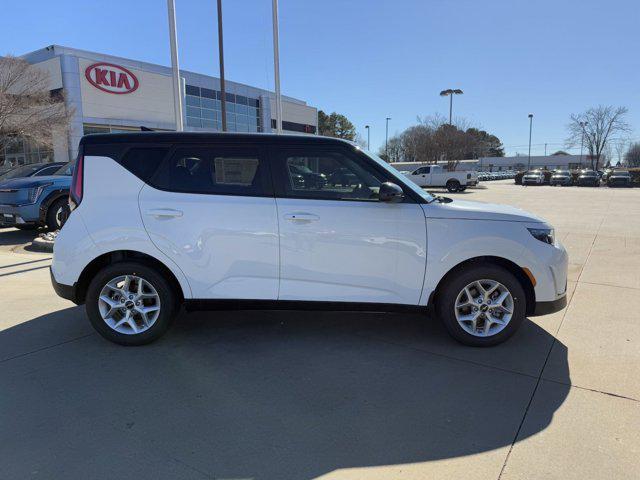 new 2025 Kia Soul car, priced at $24,685