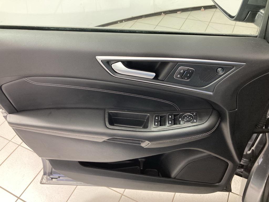 used 2024 Ford Edge car, priced at $27,500