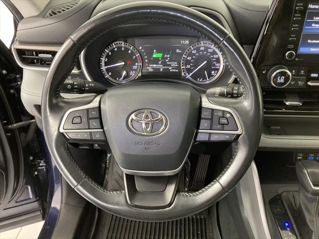 used 2022 Toyota Highlander car, priced at $36,995