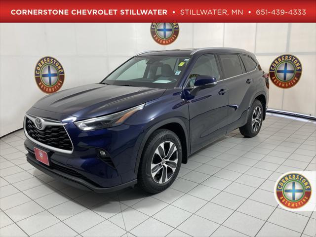 used 2022 Toyota Highlander car, priced at $36,995