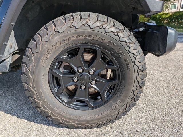 used 2021 Jeep Gladiator car, priced at $25,901