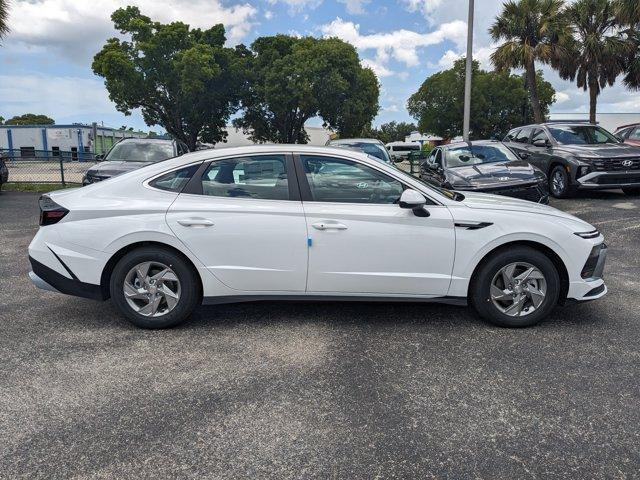 new 2025 Hyundai Sonata car, priced at $26,008