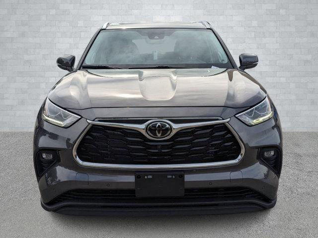 used 2022 Toyota Highlander car, priced at $38,121