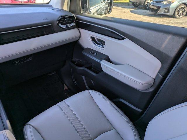 used 2025 Honda Pilot car, priced at $40,582