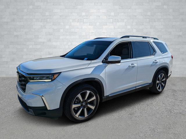 used 2025 Honda Pilot car, priced at $40,582