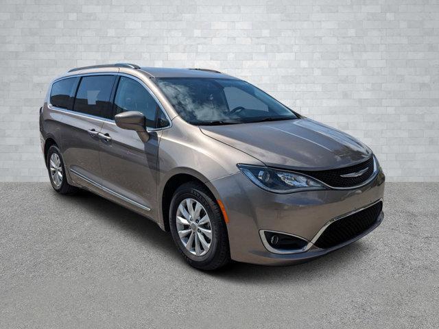 used 2017 Chrysler Pacifica car, priced at $13,884