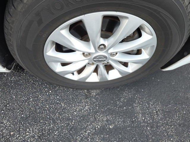 used 2018 Chrysler Pacifica car, priced at $10,691