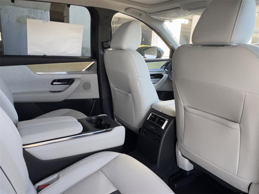 new 2025 Mazda CX-90 car, priced at $54,714