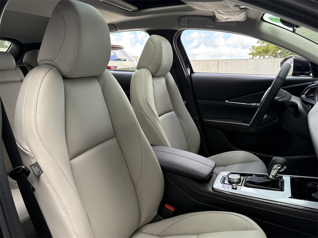 new 2025 Mazda CX-30 car