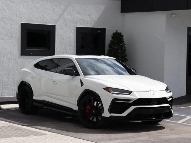 used 2022 Lamborghini Urus car, priced at $239,990