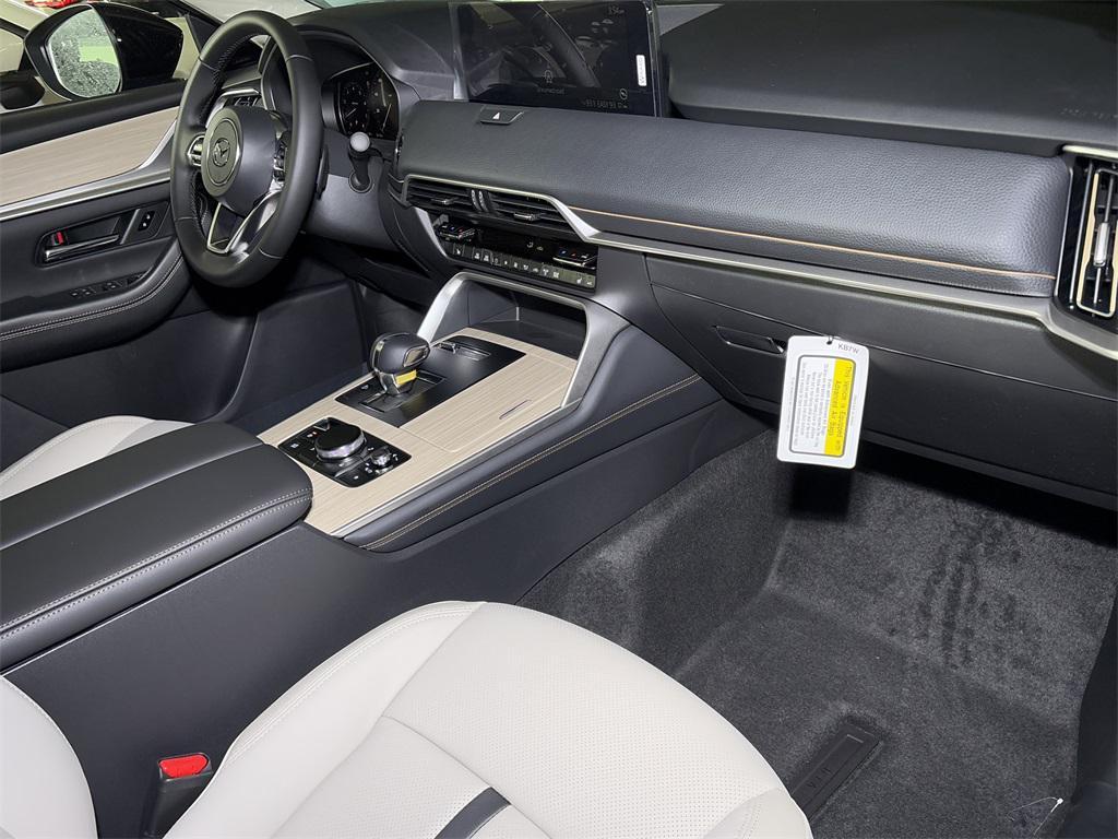 new 2025 Mazda CX-70 car, priced at $44,283