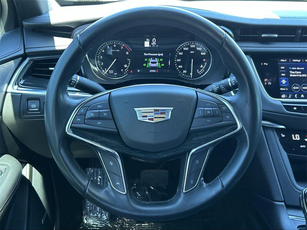 used 2022 Cadillac XT5 car, priced at $33,777