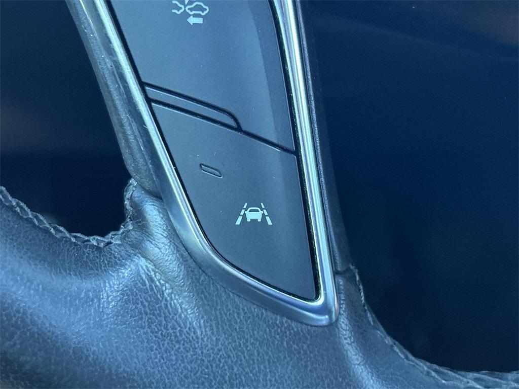 used 2022 Cadillac XT5 car, priced at $33,777