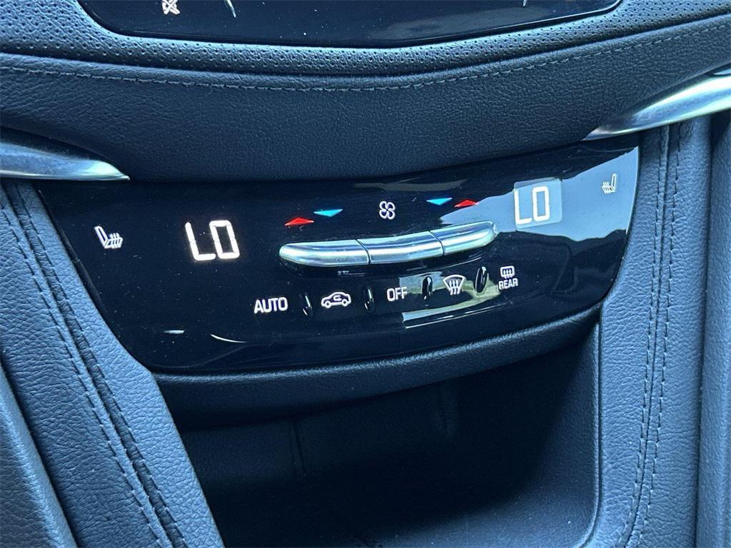 used 2022 Cadillac XT5 car, priced at $33,777