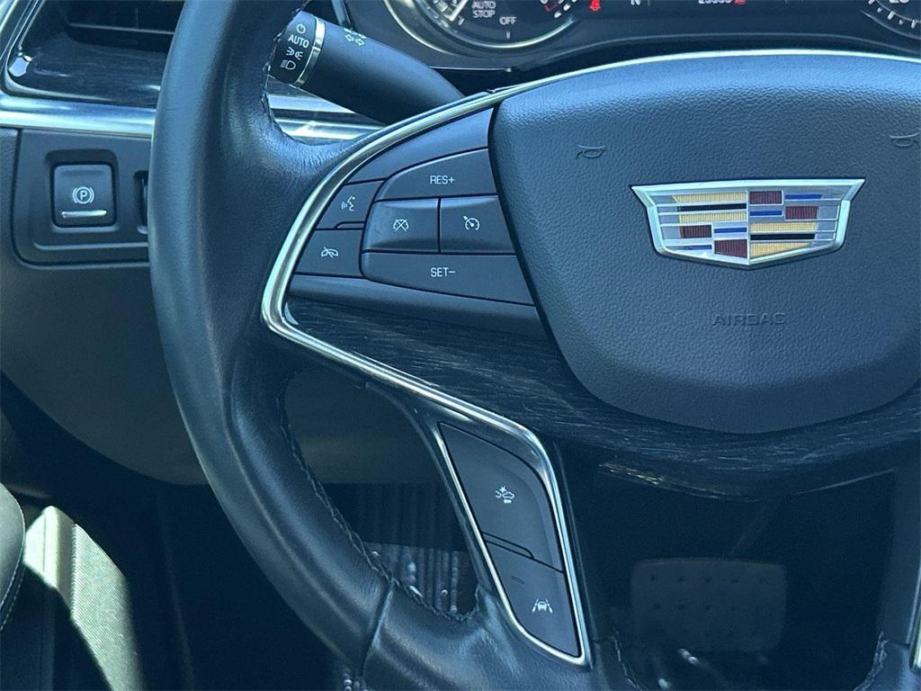 used 2022 Cadillac XT5 car, priced at $33,777