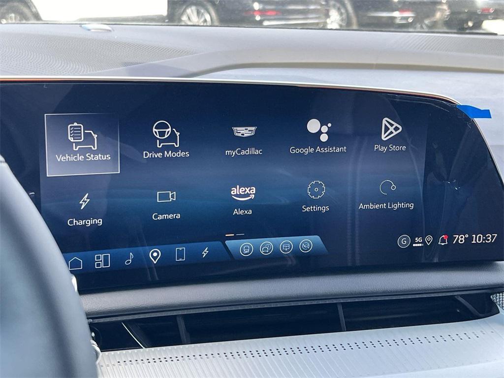 new 2025 Cadillac OPTIQ car, priced at $55,615