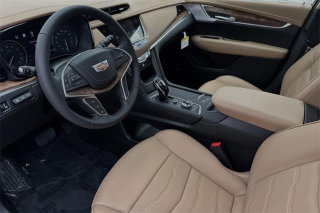 new 2024 Cadillac XT5 car, priced at $54,563