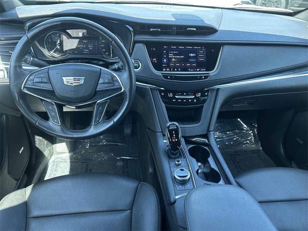 used 2022 Cadillac XT5 car, priced at $30,277