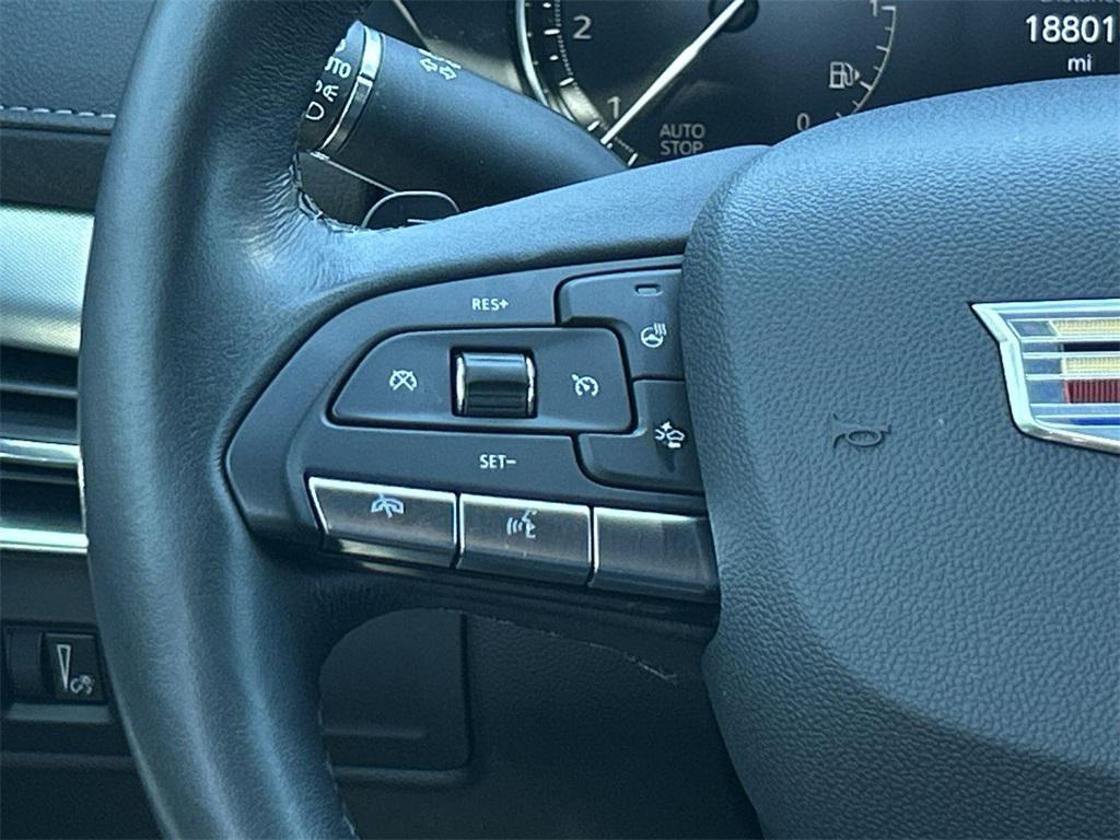 used 2023 Cadillac XT4 car, priced at $27,257