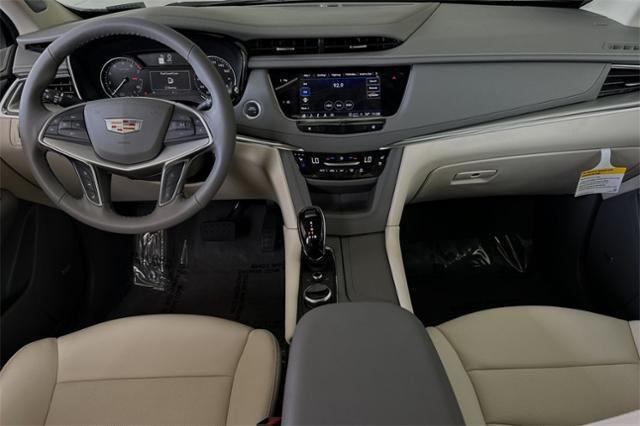 new 2024 Cadillac XT5 car, priced at $47,033