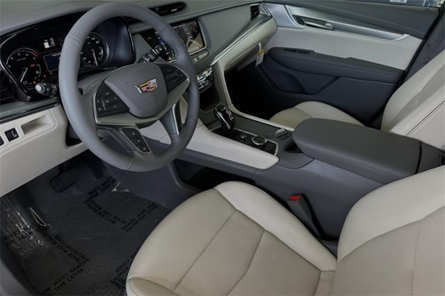 new 2024 Cadillac XT5 car, priced at $47,033