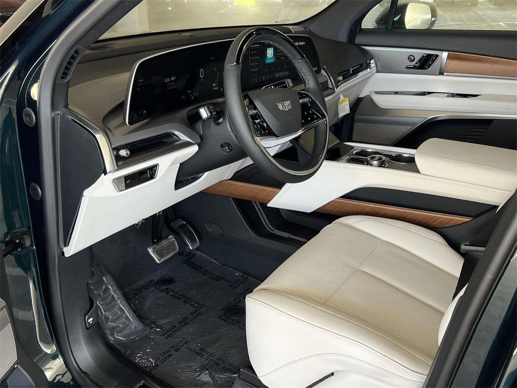 new 2026 Cadillac VISTIQ car, priced at $81,115