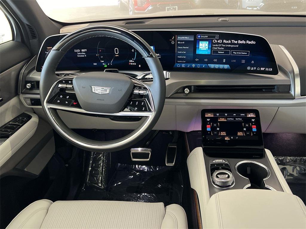 new 2026 Cadillac VISTIQ car, priced at $81,115